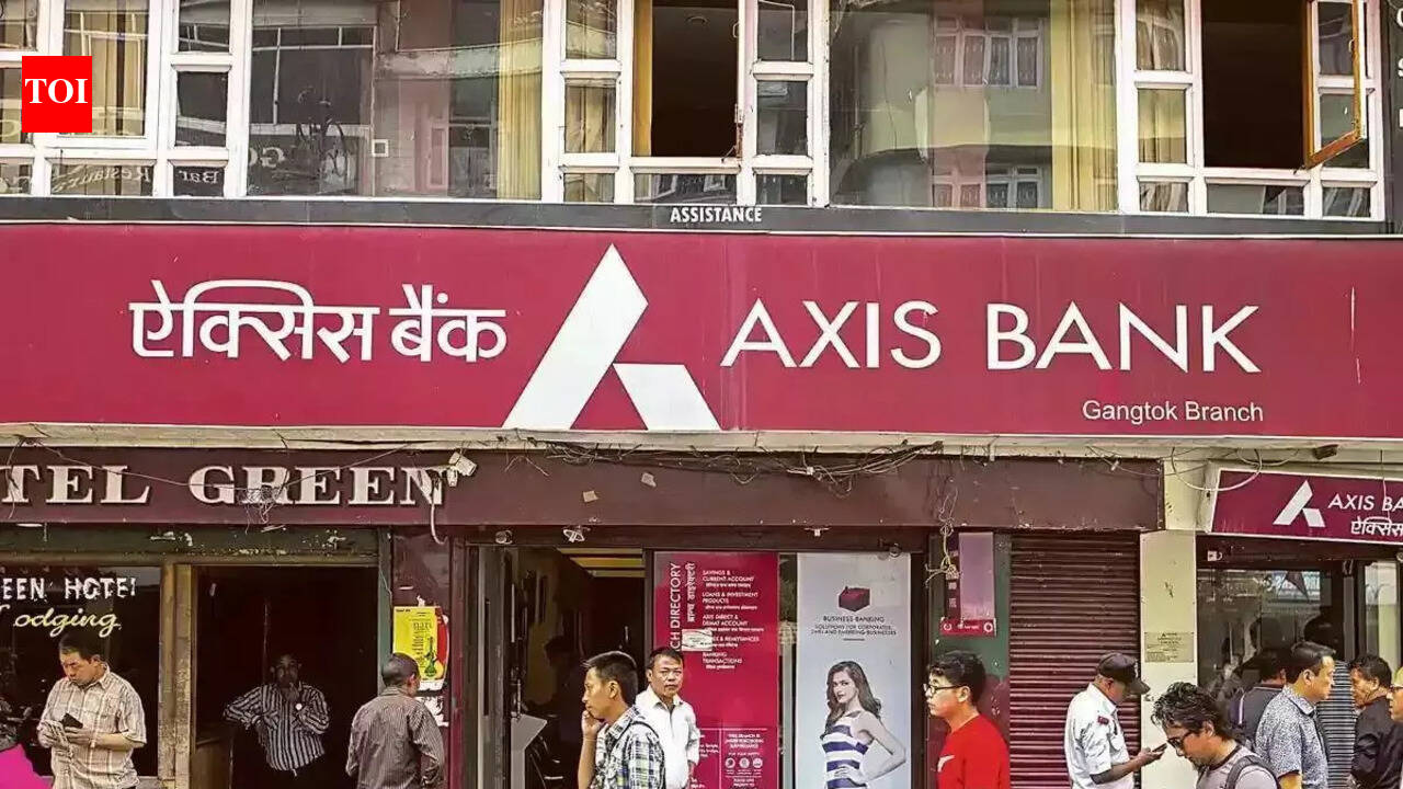 Axis, Max Financial ink deal to list life cover JV