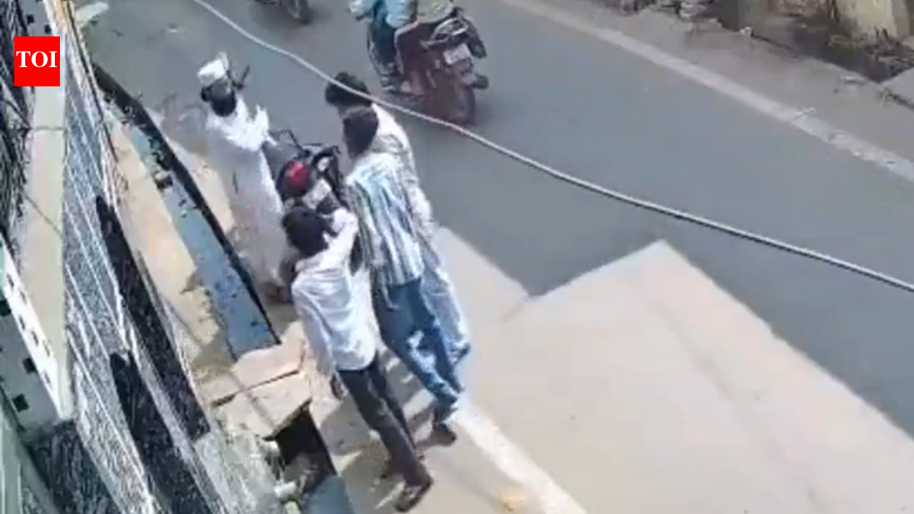 ‘Asked his name, then attacked’: Muzaffarnagar cleric assaulted on way to mosque, 5 named in FIR