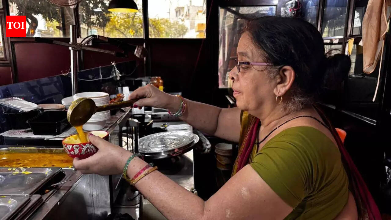 Mocked for doing ‘Chhota Kaam,' how this 65-Year-old woman from Patna built a ₹2.5 crore food empire in 5 years