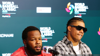 Why Vladdy Jr. and Juan Soto moved Shohei Ohtani’s tea bottles at WBC press conference