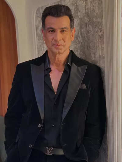 Ronit Roy shares a life lesson, ‘Every great achievement begins with a journey within’