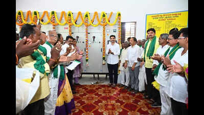 Lokesh lays foundation for Rs 294 crore flood wall in Tadepalli