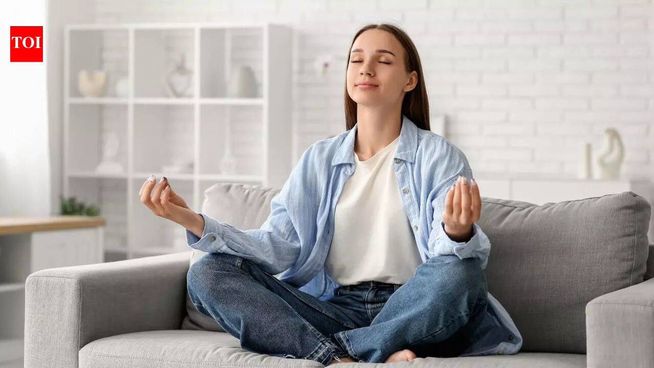 6 mental health habits that help you stay calm during global uncertainty