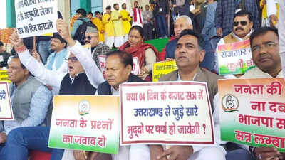 Budget session opens on stormy note; Cong MLAs enter well of House, stage walkout