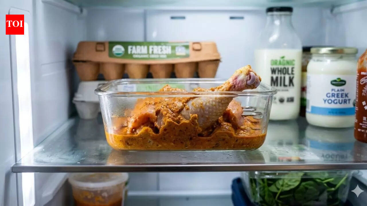How many days can cooked chicken stay in the fridge before it becomes risky to eat