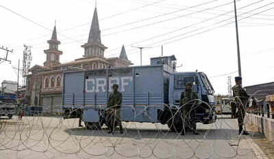 Kashmir netas meet Iran envoy, slam Khamenei’s killing