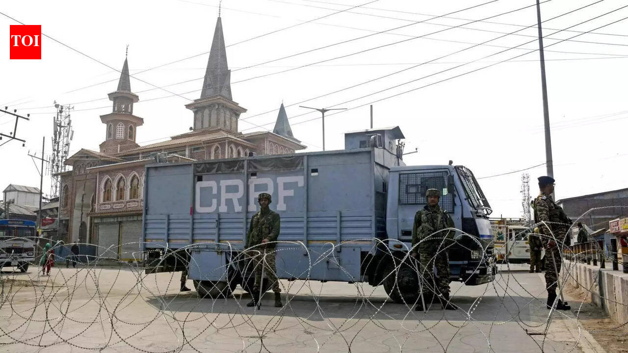 Kashmir netas meet Iran envoy, slam Khamenei’s killing