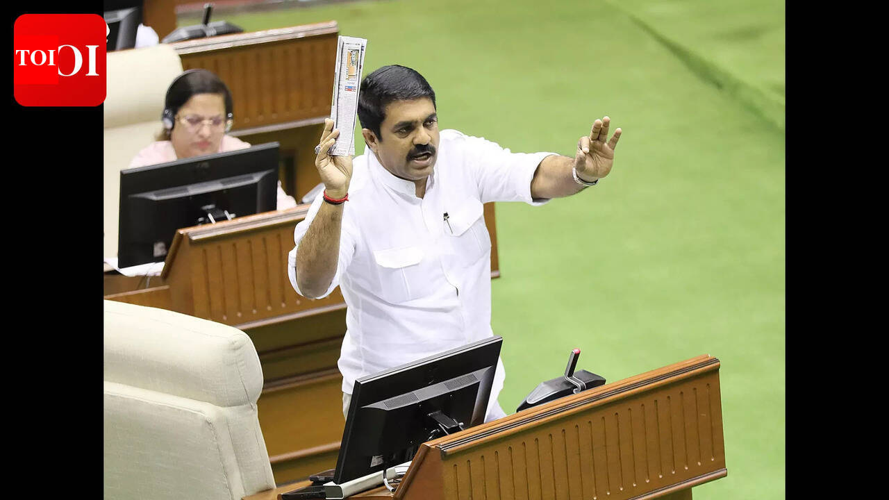 Take up dual citizenship issue with Centre, Sardesai tells CM