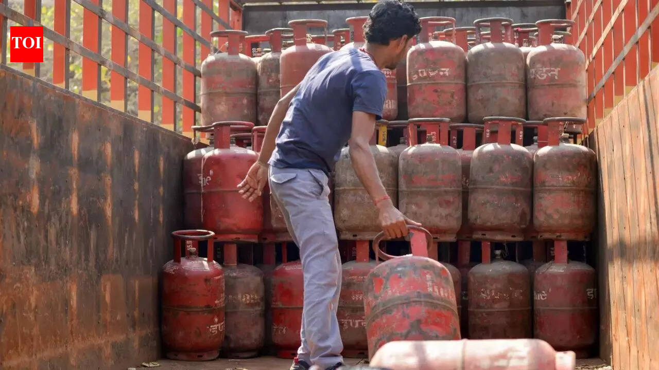 Bengaluru eateries face LPG supply disruption amid West Asia tensions, warn of shutdown