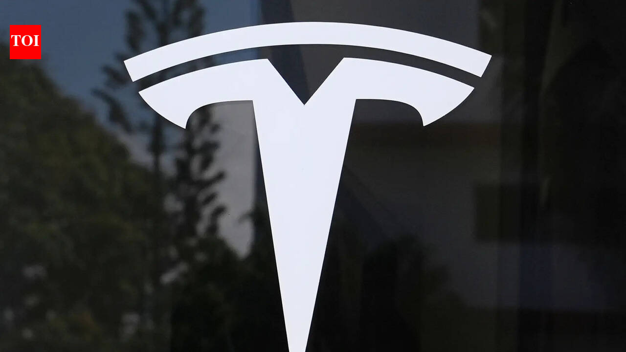 Tesla Robotaxi backend director Thomas Dmytryk quits after 11 years; explains ‘why now’