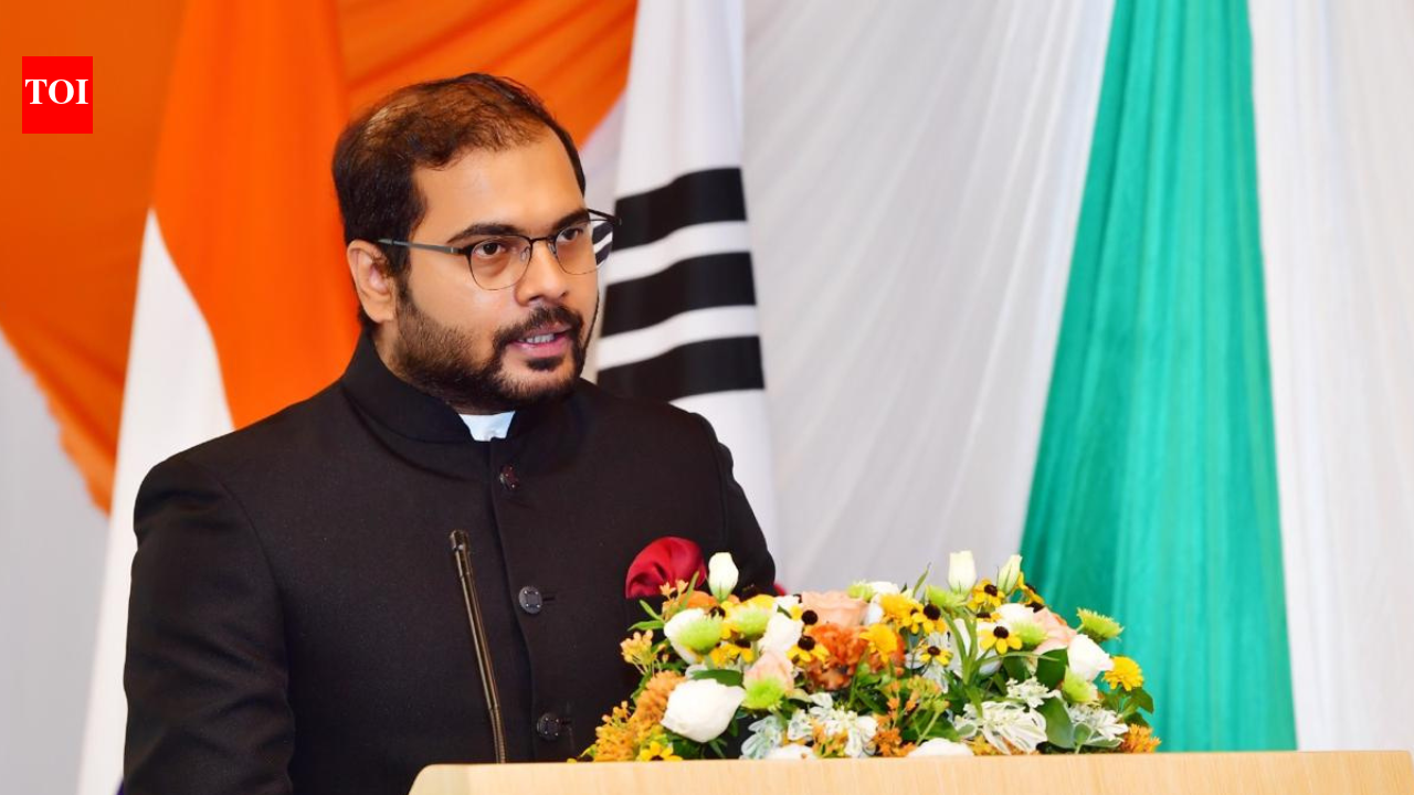 Swapnil Thorat assumes charge as Mumbai regional passport officer