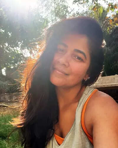 Narayani Shastri embraces natural glow with 'no filter, no makeup' moment