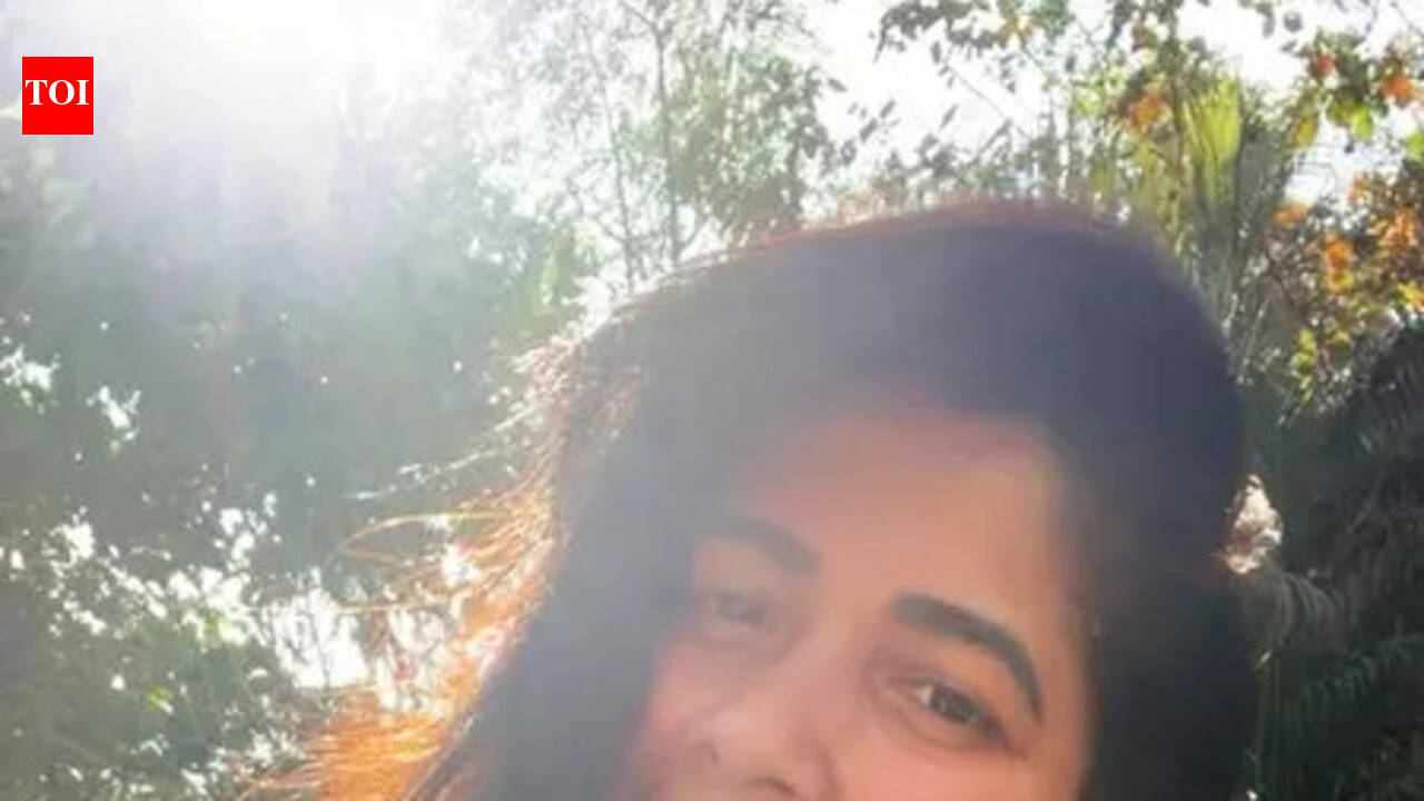 Narayani Shastri embraces natural glow with 'no filter, no makeup' moment
