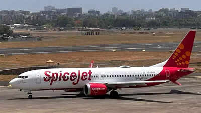 SpiceJet changes Delhi–Kolkata flight schedule for March 10, operates special Gulf flights