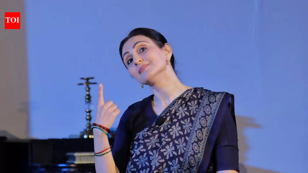 ‘Ek Lamhaa Zindagi’ brings a poignant love story to stage at Kolkata Centre for Creativity