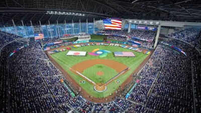 What triggered wild fan fight during USA vs Mexico World Baseball Classic game at Daikin Park Houston?