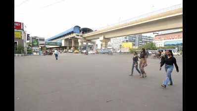 KP survey on EMB to shift bus stands from Ruby, Abhishikta crossings