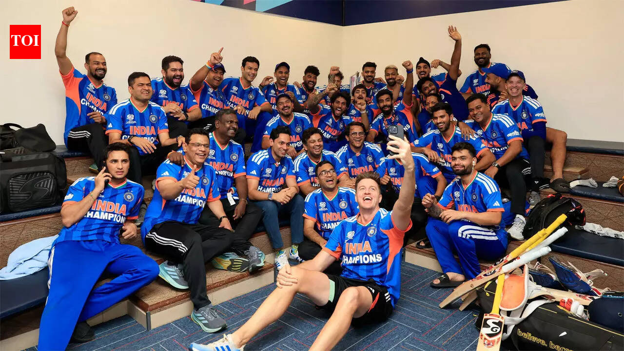 'He's prioritising politics': Harbhajan blasts WC winner over Team India temple visit row