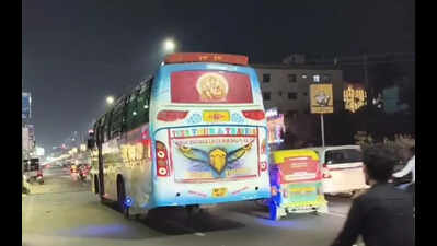 15 of wedding party hurt in BT Rd accident