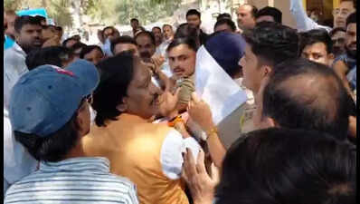 UBT’s Danve grabs BJP candidate by collar amid ruckus over panchayat samiti chief poll in Sambhajinagar
