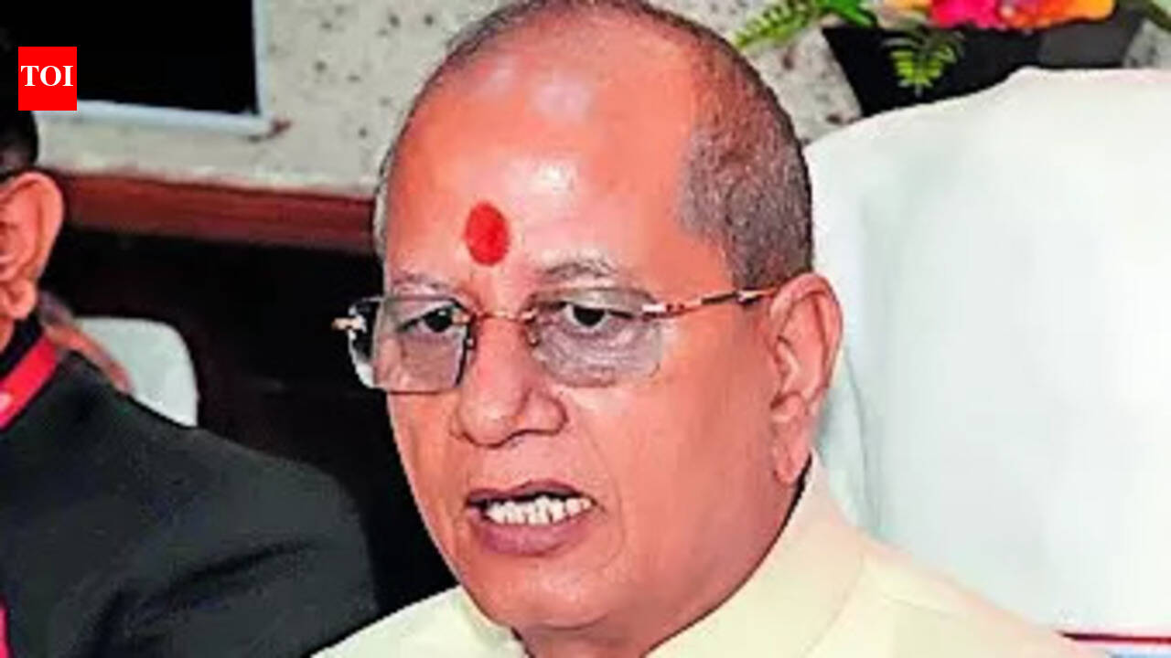 Deputy CM orders crackdown on illegal parking fees across state