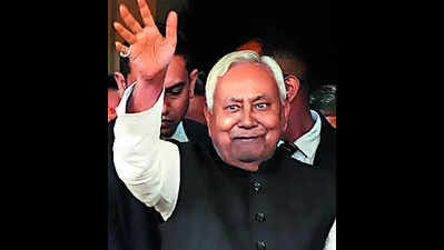 Nitish attacks opponents, highlights developments of 20 years