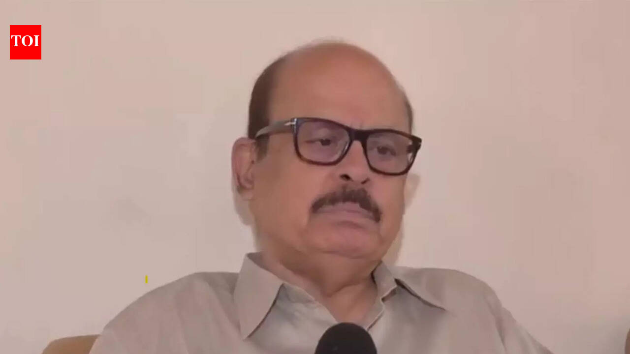 Temple visit with T20 trophy sparks political reactions