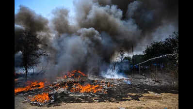 Fire at scrap godown, viral video falsely claims fighter plane crash