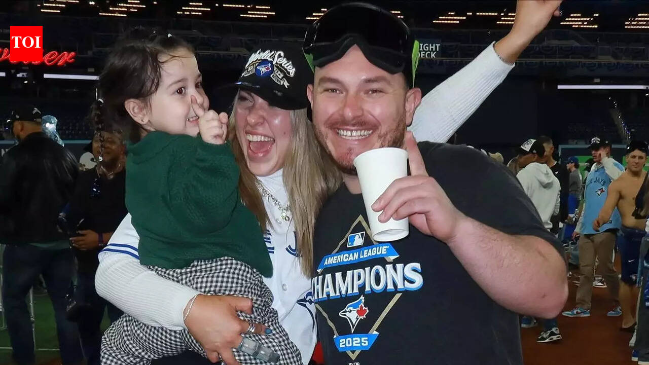 Alejandro Kirk’s wife Sofia Castaneda steals attention with cheerful World Baseball Classic stadium photos