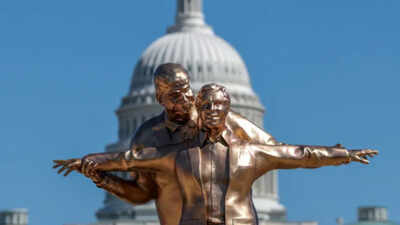  Statue of Trump and Epstein in iconic 1997 Titanic pose spotted in Washington DC
