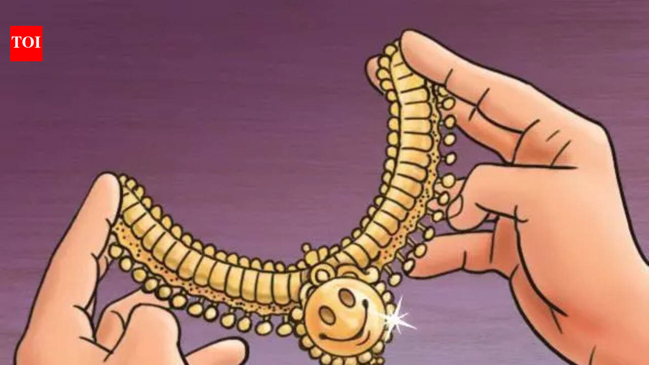 2 Bihar men arrested for chain-snatching