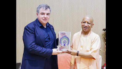 Nobel laureate who discovered graphene calls on CM Yogi
