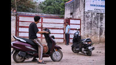 Tricity runs low on LPG supply, kitchens to eateries feel the heat