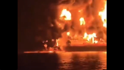  Video shows huge blaze after blasts hit oil tankers off Iraq’s Basra coast