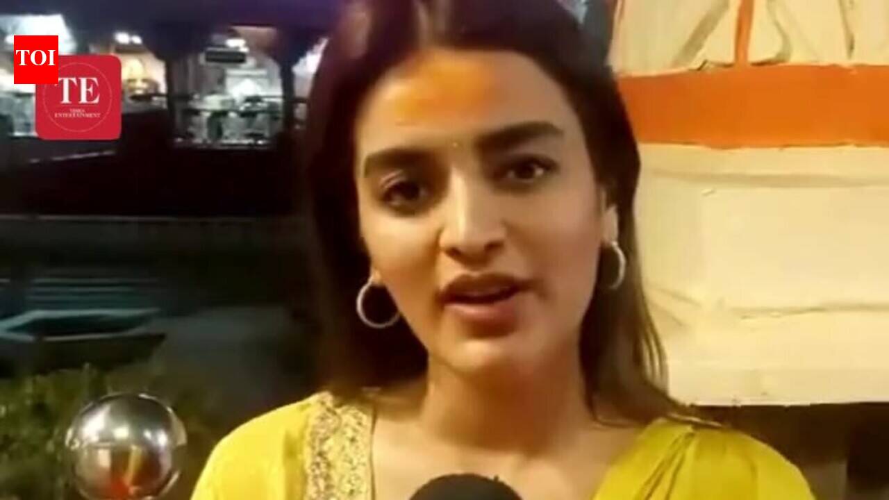 Nidhhi Agerwal Visits Ujjain Temple