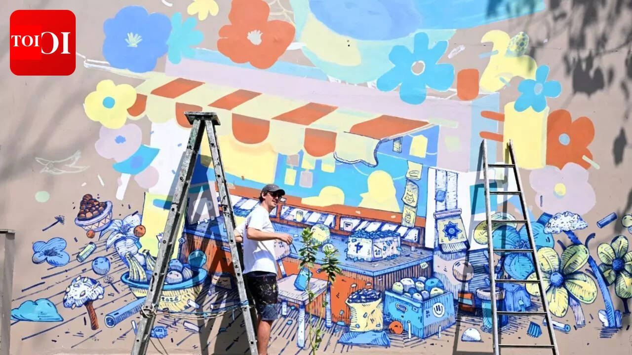 French artist paints a mural of voices and empowerment at LSR