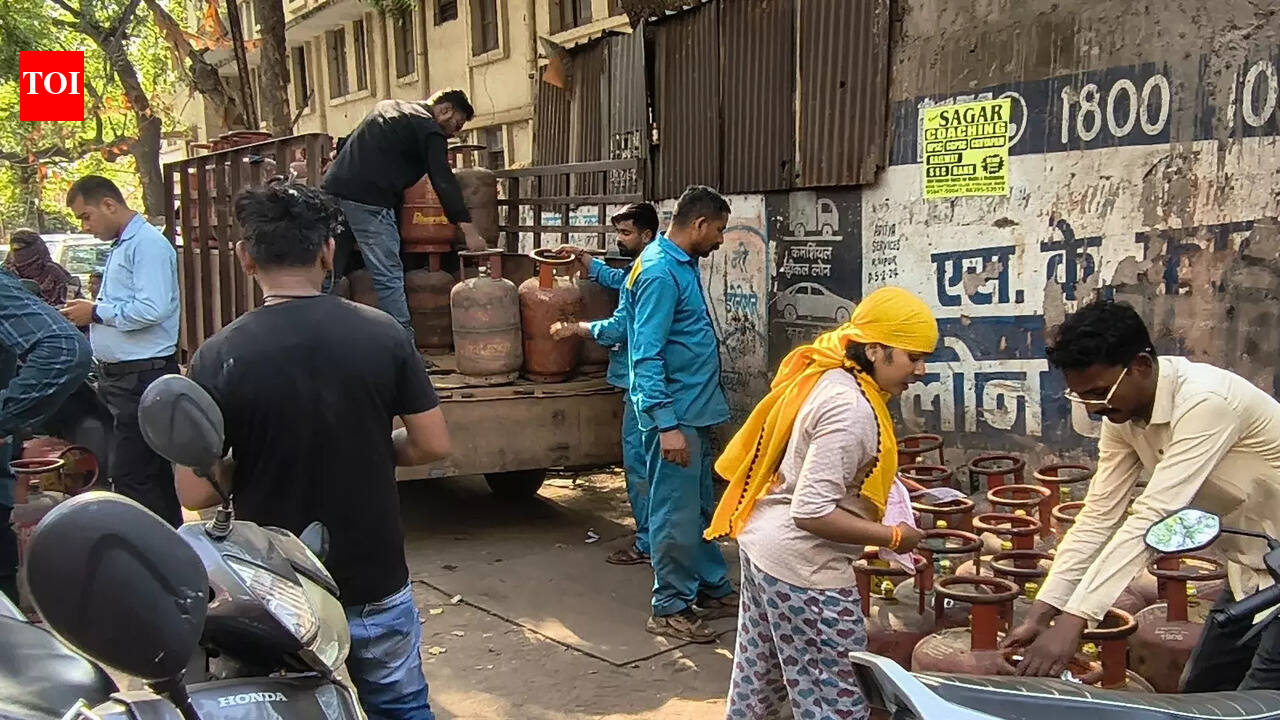 Govt says LPG stocks adequate, but ground distress emerges across Chhattisgarh