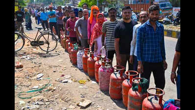 Govt’s ‘All Is Well’ LPG Claim Boomerangs