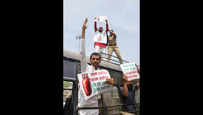 LPG shortage shows administrative failure of Centre, state: Akhilesh