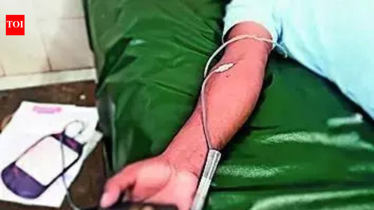 Government defends barring certain groups from list of blood donors