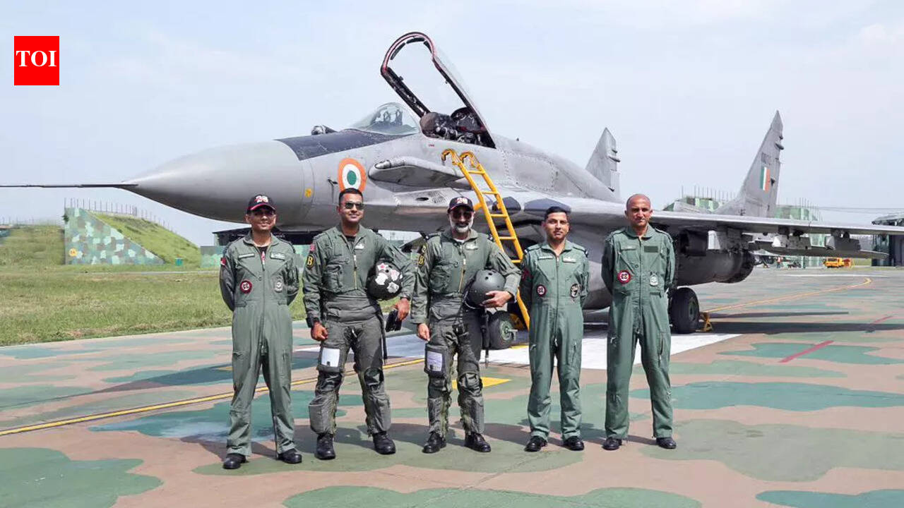 IAF chief flies sortie in upgraded MiG-29, reviews preparedness of a forward base in Punjab