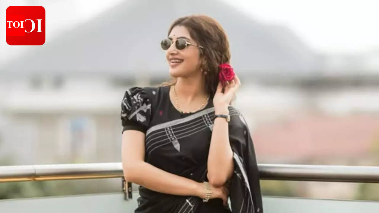 Sreeleela House: ‘Guntur Kaaram’ star Sreeleela’s family home in Bangalore echoes modern minimalism with signature yellow couch and dance spaces | – The Times of India