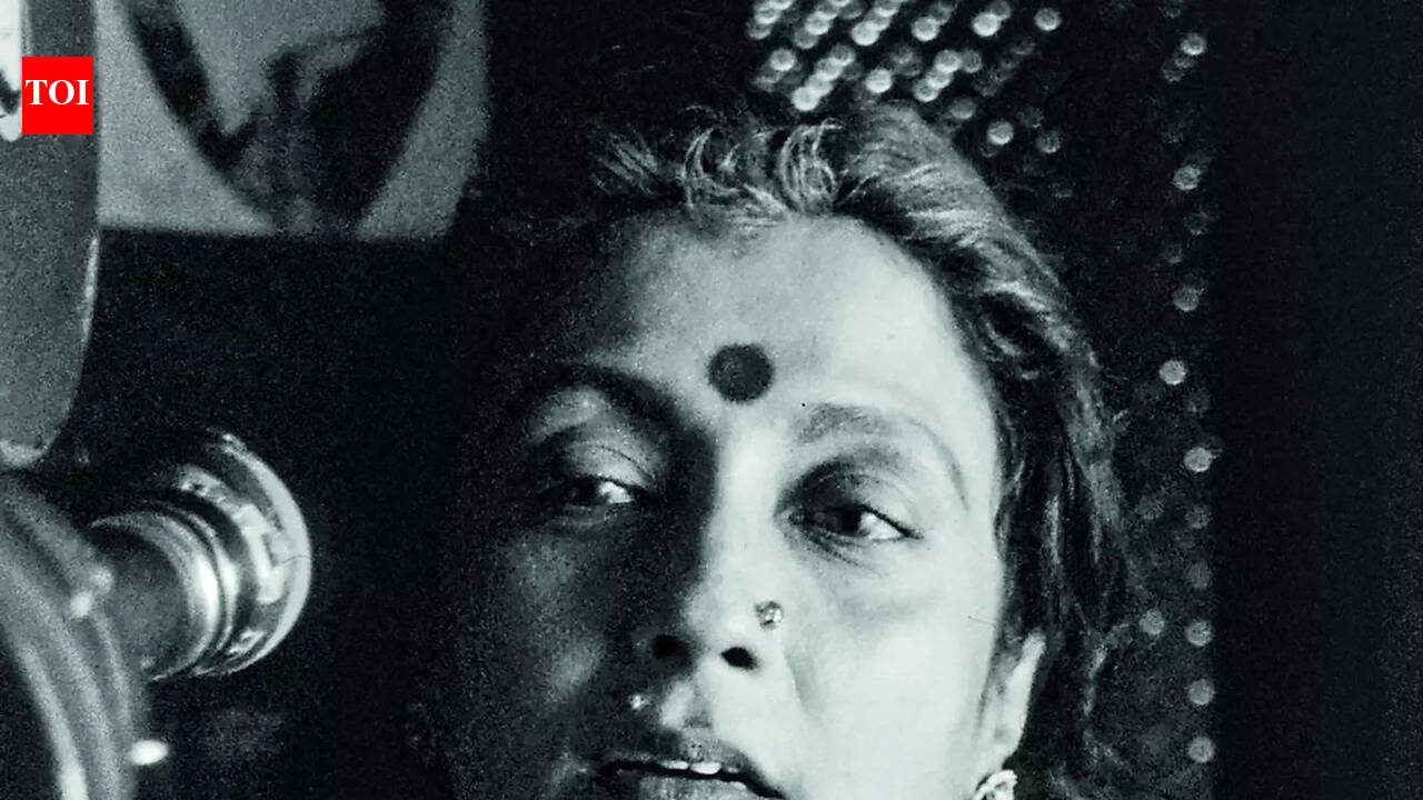 Kolkata is a living, breathing presence to me: Aparna Sen