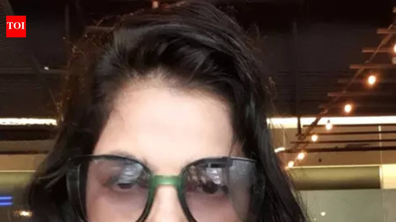 Mamta Kulkarni calls birds her ‘only family’ as she feeds them breakfast