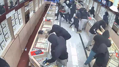 $1.7 million jewellery heist in 70 seconds: Masked gang storms California store in smash-and-grab raid