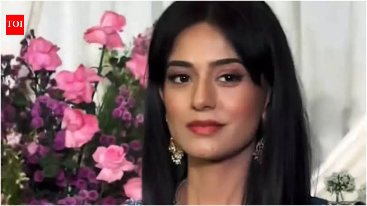 Fans think Amrita Rao still looks like Poonam from 'Vivah' as she stuns in a blue lehenga at Sooraj Barjatya's daughter's wedding