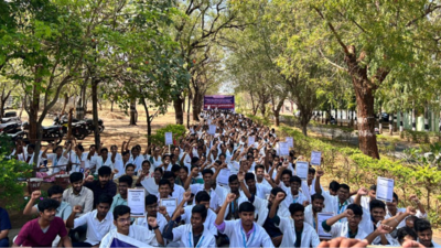 Students, doctors protest move to privatise veterinary education in Tamil Nadu