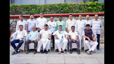 Safeguard: Cong shifts MLAs to B’luru, BJD lines up meets
