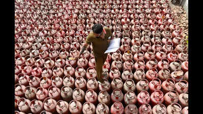 Gurdwara panel seeks steady LPG supply for langar