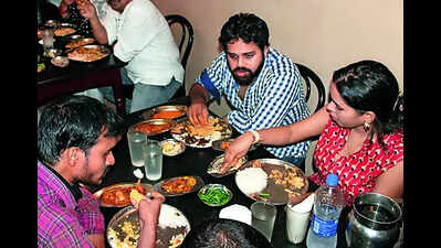 Unable to run canteens, hostels & PGs ask students to arrange own food